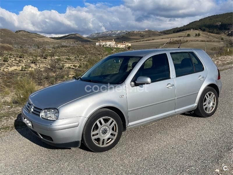 Usado VW Golf IV 110 CV (80 kW) 2002 Gris / plata Berlina