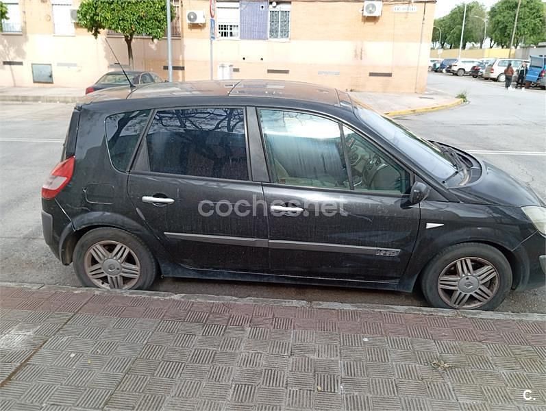 Usado Renault Scénic II Dynamique 130 CV (95 kW) 2006 Negro Monovolumen