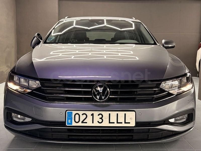 Usado VW Passat 122 CV (89 kW) 2020 Gris / plata Familiar