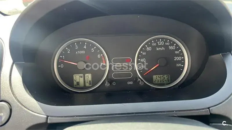 Usado Ford Fiesta Trend 80 CV (58 kW) 2004 Azul Utilitario