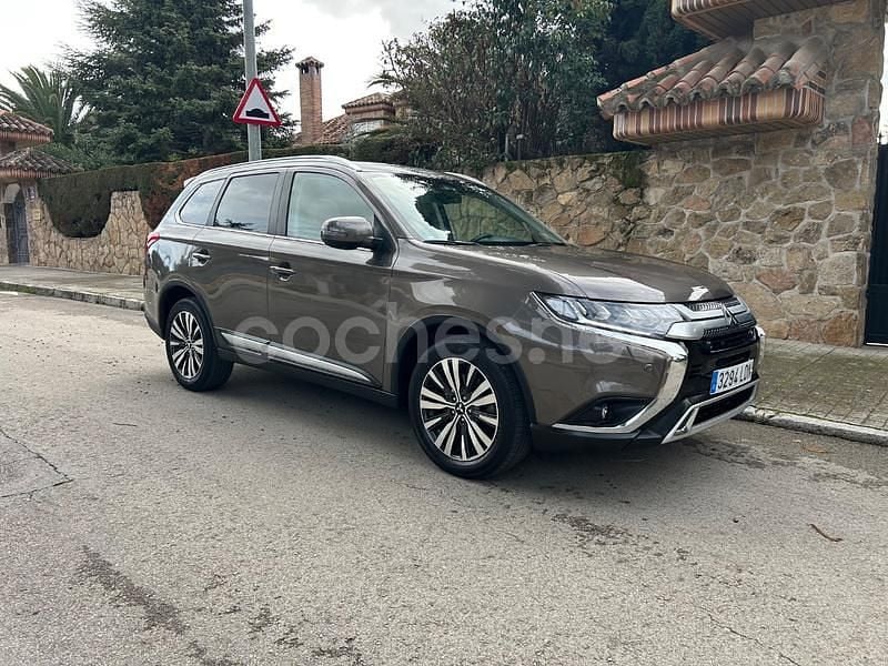 Usado Mitsubishi Outlander 150 CV (110 kW) 2020 Beige SUV