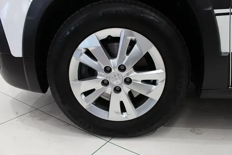 Usado Peugeot Rifter Allure 131 CV (96 kW) 2021 Blanco Monovolumen