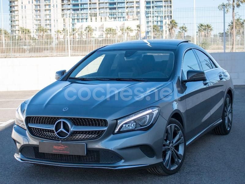 Gris / plata Usado 2018 Mercedes CLA200 Berlina | 21.000 € (Precio justo) - Imagen 1/4