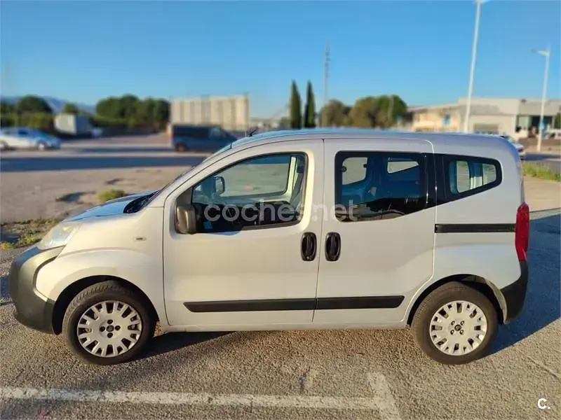 Usado Citroën Nemo Seduction 75 CV (55 kW) 2013 Gris / plata Monovolumen
