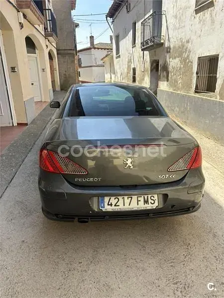 Usado Peugeot 307 CC 110 CV (80 kW) 2007 Negro Descapotable
