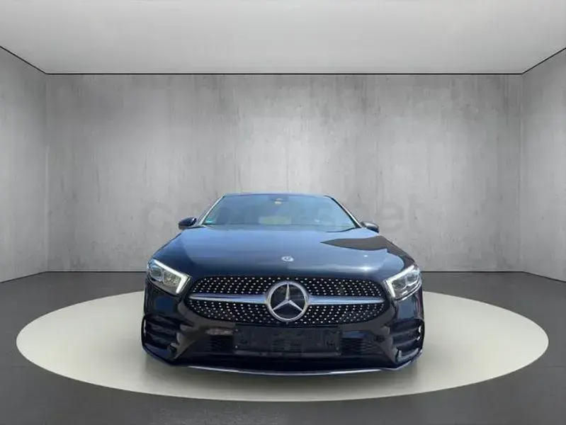 Usado Mercedes A250 224 CV (164 kW) 2019 Negro Berlina