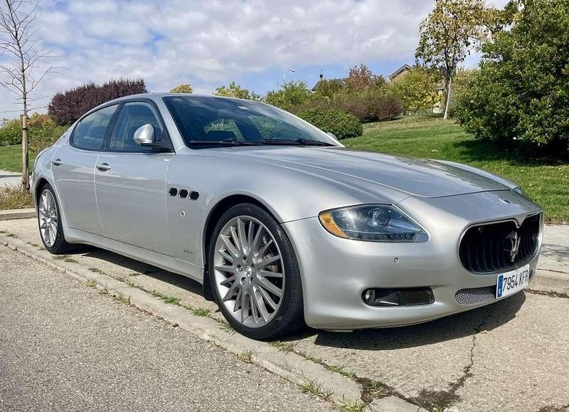 Usado Maserati Quattroporte GT 440 CV (323 kW) 2010 Gris / plata Berlina