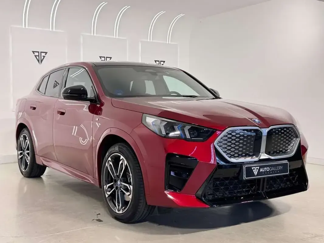 Usado BMW iX2 M Sport 230 kW (313 CV) 2024 Rojo SUV
