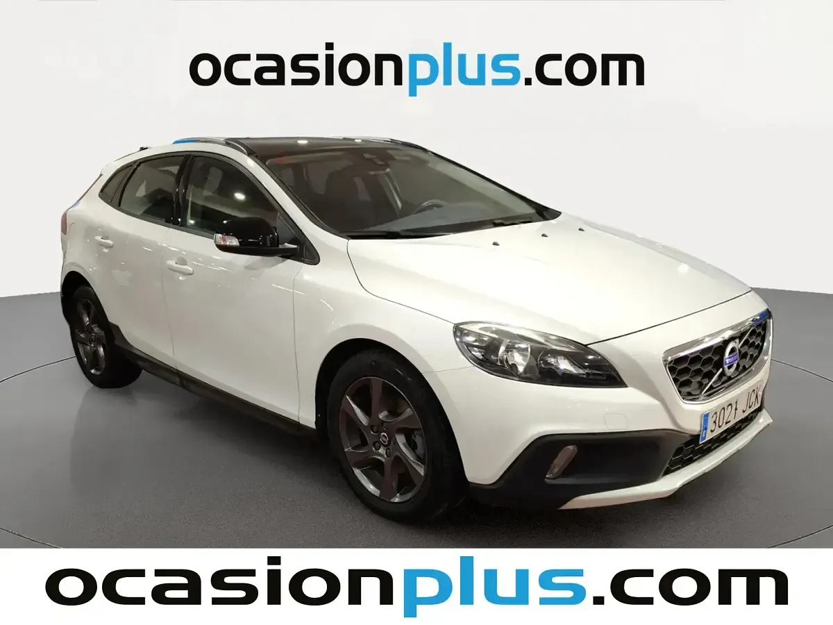 Usado Volvo V40 CC Kinetic 115 CV (84 kW) 2015 Blanco Familiar
