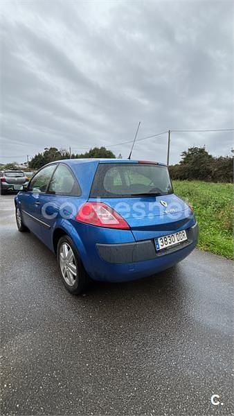 Usado Renault Mégane II Authentique 105 CV (77 kW) 2005 Azul Berlina
