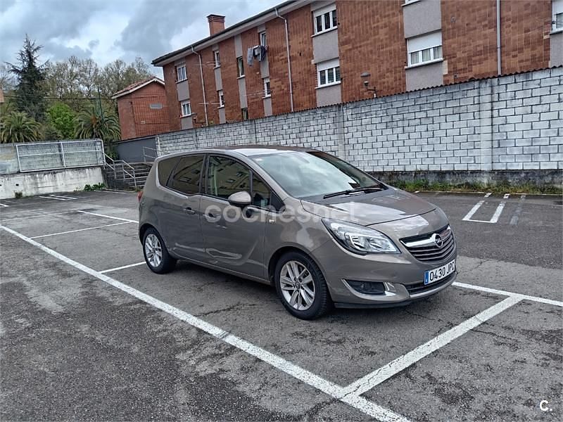 Usado Opel Meriva Selective 110 CV (80 kW) 2016 Beige Monovolumen