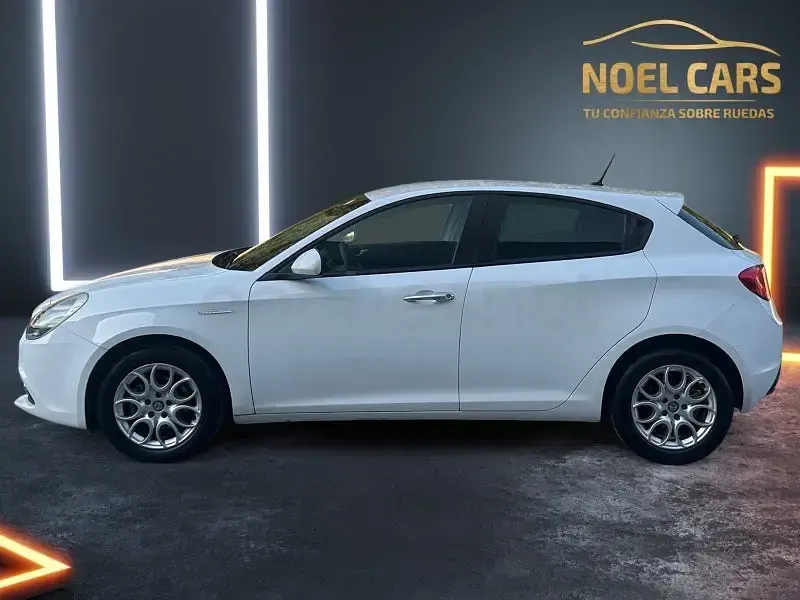 Usado Alfa Romeo Giulietta Super 120 CV (88 kW) 2019 Blanco Utilitario