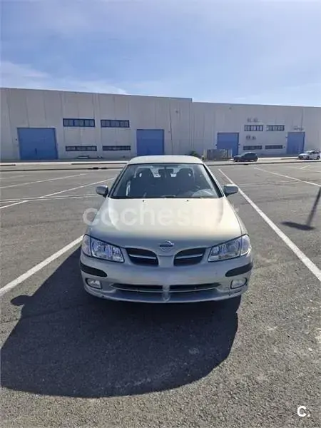 Usado Nissan Almera 110 CV (80 kW) 2001 Verde Berlina