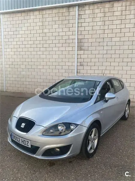 Usado Seat Leon Reference 105 CV (77 kW) 2011 Blanco Utilitario