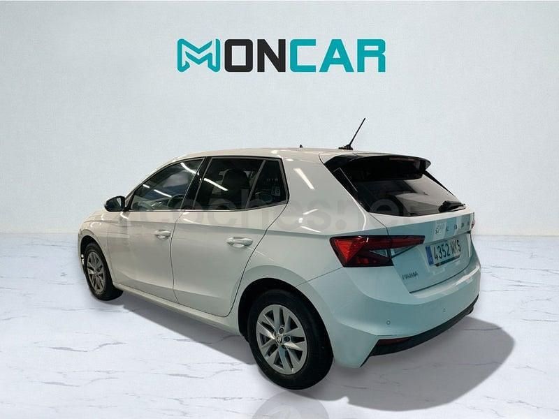 Usado Skoda Fabia Ambition 80 CV (58 kW) 2023 Blanco Berlina