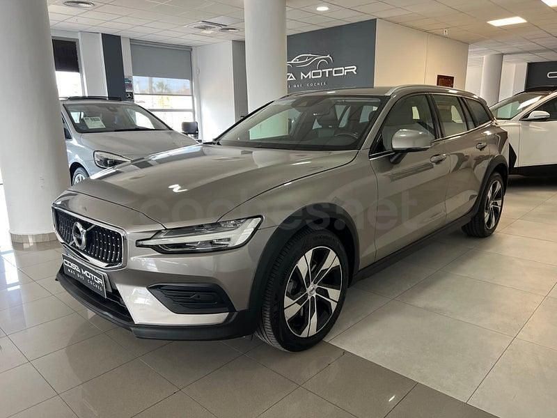 Usado Volvo V60 CC 197 CV (144 kW) 2021 Gris / plata Familiar