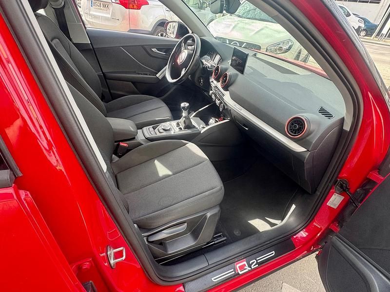 Usado Audi Q2 Advanced Plus 116 CV (85 kW) 2017 Granate SUV