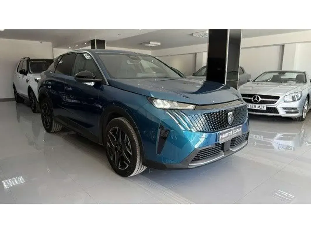 Usado Peugeot 3008 Allure 136 CV (100 kW) 2024 Azul SUV
