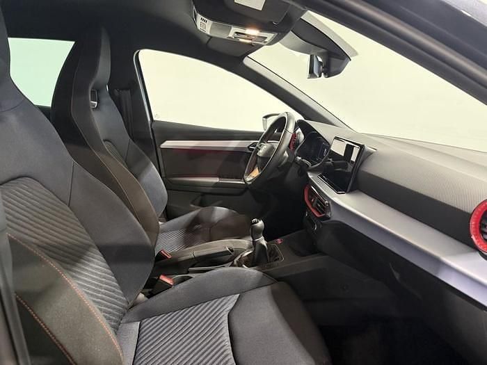 Usado Seat Ibiza FR 115 CV (84 kW) 2025 Gris / plata Berlina