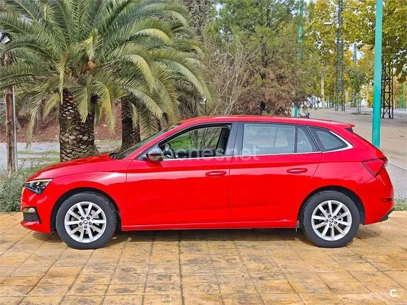 Usado Skoda Scala Monte Carlo 115 CV (84 kW) 2021 Rojo Utilitario
