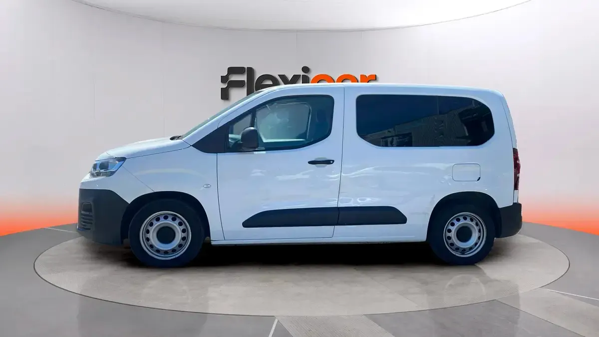 Usado Citroën Berlingo Feel 102 CV (75 kW) 2020 Blanco Monovolumen