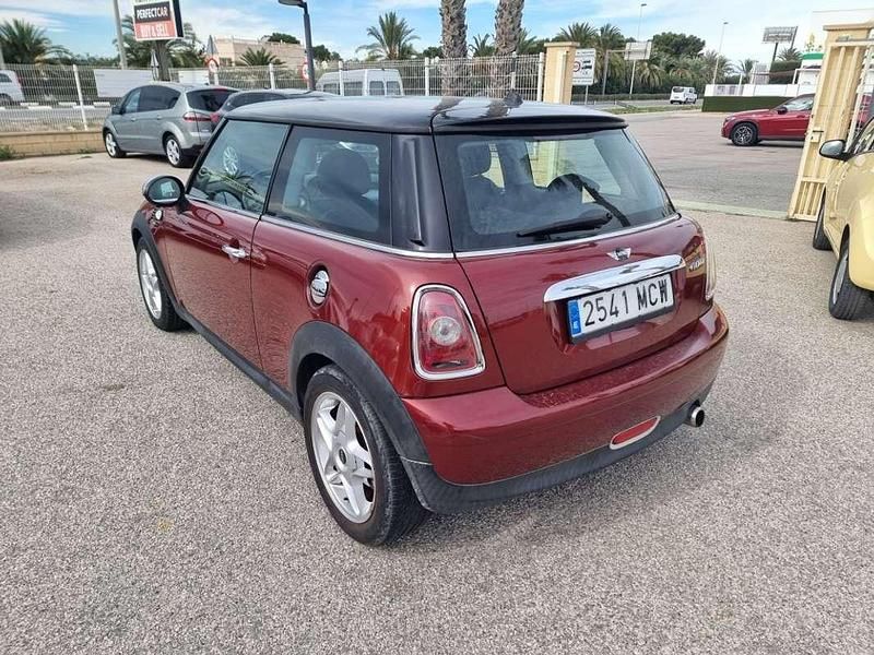 Usado Mini Cooper 120 CV (88 kW) 2007 Burdeos Utilitario