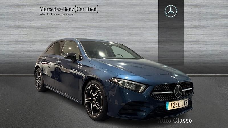 Usado Mercedes A200 AMG line 150 CV (110 kW) 2021 Azul denim Berlina