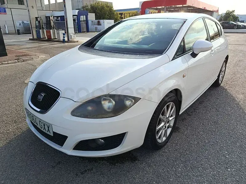 Usado Seat Leon Reference 105 CV (77 kW) 2010 Blanco Utilitario