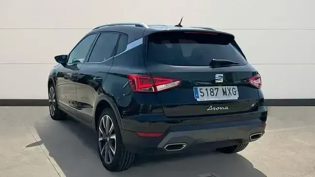 Usado Seat Arona FR 150 CV (110 kW) 2024 Negro SUV