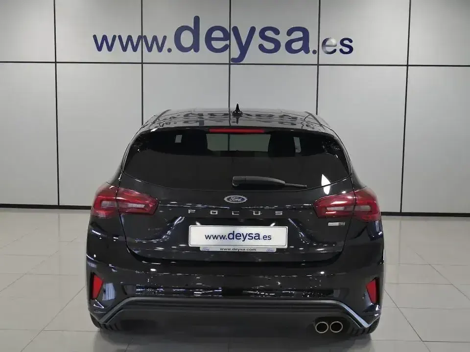 Usado Ford Focus ST-Line 125 CV (91 kW) 2023 Negro Berlina
