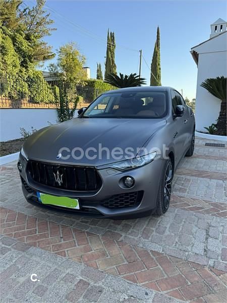 Negro Usado 2019 Maserati Levante GranLusso SUV | 50.000 € - Imagen 1/4
