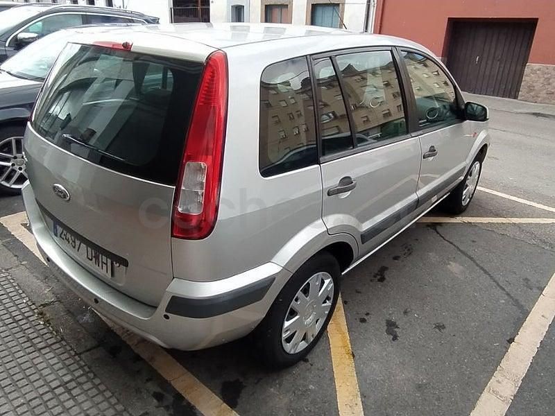 Usado Ford Fusion Trend 80 CV (58 kW) 2006 Gris / plata Utilitario