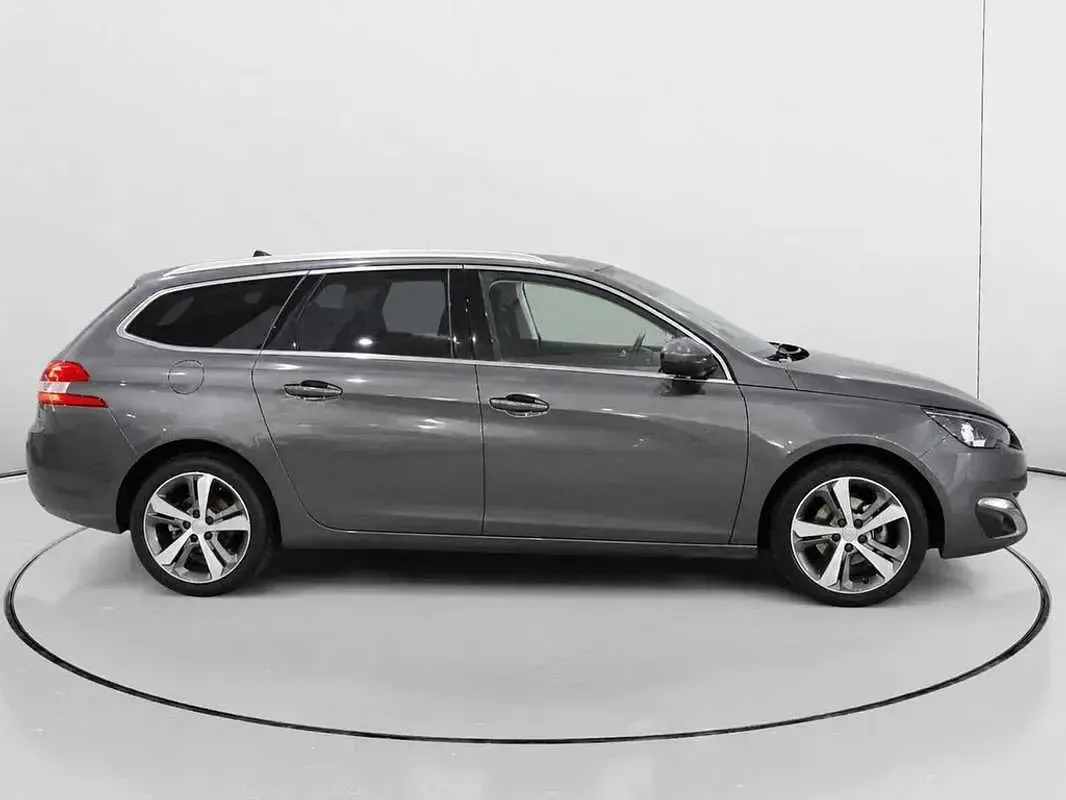Usado Peugeot 308 SW Allure 131 CV (96 kW) 2017 Gris Familiar