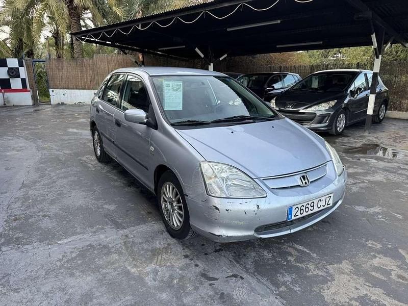 Usado Honda Civic LS 110 CV (80 kW) 2004 Gris Utilitario