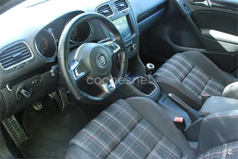 Usado VW Golf VI GTI 210 CV (154 kW) 2010 Negro Utilitario