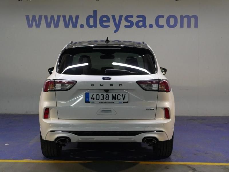 Usado Ford Kuga ST-Line X 225 CV (165 kW) 2022 Blanco SUV