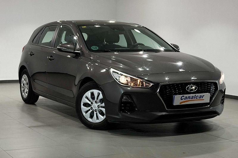 Usado Hyundai i30 95 CV (69 kW) 2018 Gris
