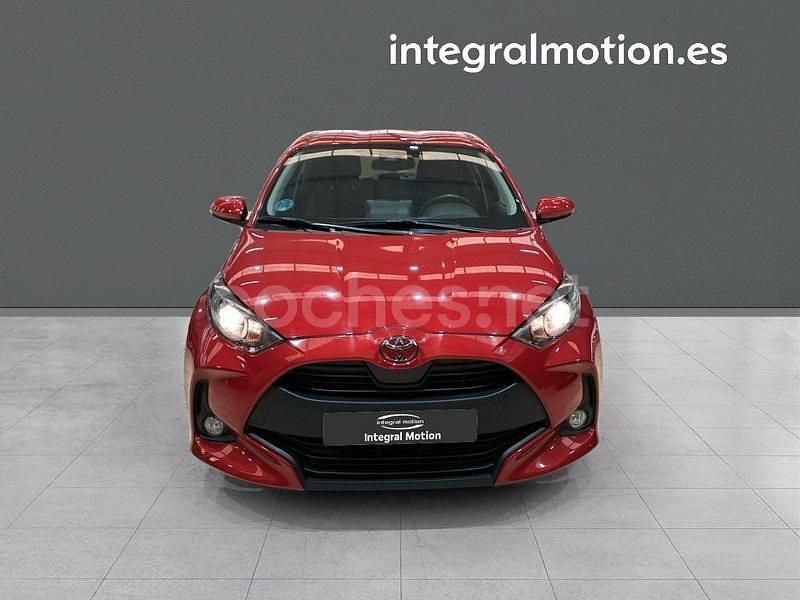 Usado Toyota Yaris Edition 125 CV (91 kW) 2024 Rojo Berlina