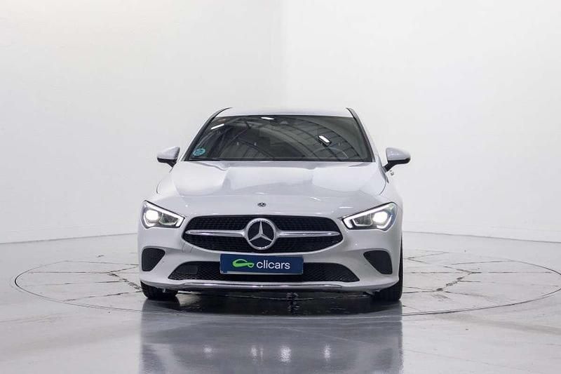 Usado Mercedes CLA220 Shooting Brake 190 CV (139 kW) 2021 Blanco Familiar