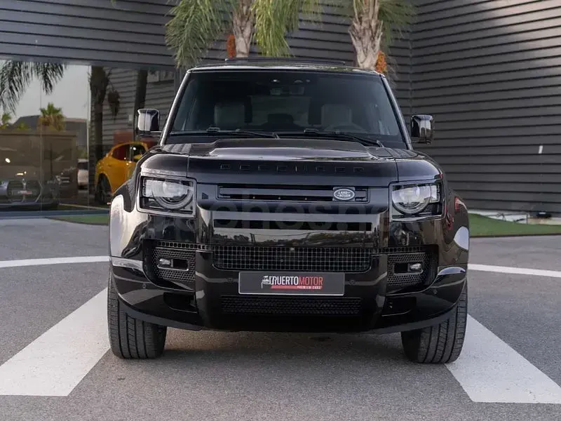 Usado Land Rover Defender 525 CV (386 kW) 2024 Negro SUV