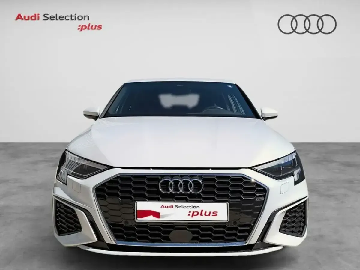Käytetty Audi A3 S-Line 150 HP (110 kW) 2023 Valkoinen Sedan