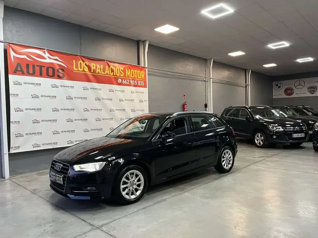 Usado Audi A3 Sportback Ambiente 110 CV (80 kW) 2016 Negro Utilitario