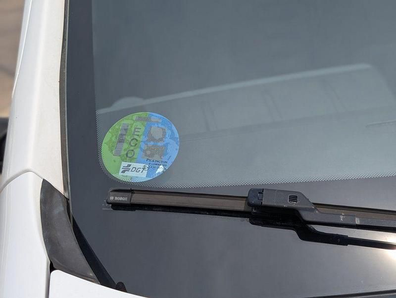 Blanco Usado 2018 Peugeot Partner Premium Monovolumen | 13.850 € (Caro) - Imagen 1/4