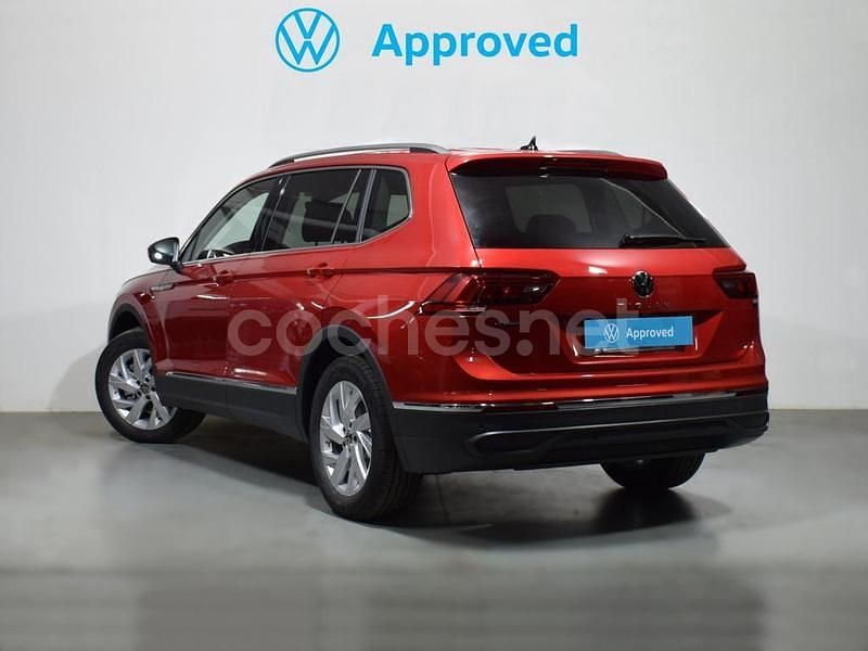 Usado VW Tiguan Allspace Life 150 CV (110 kW) 2024 Rojo SUV