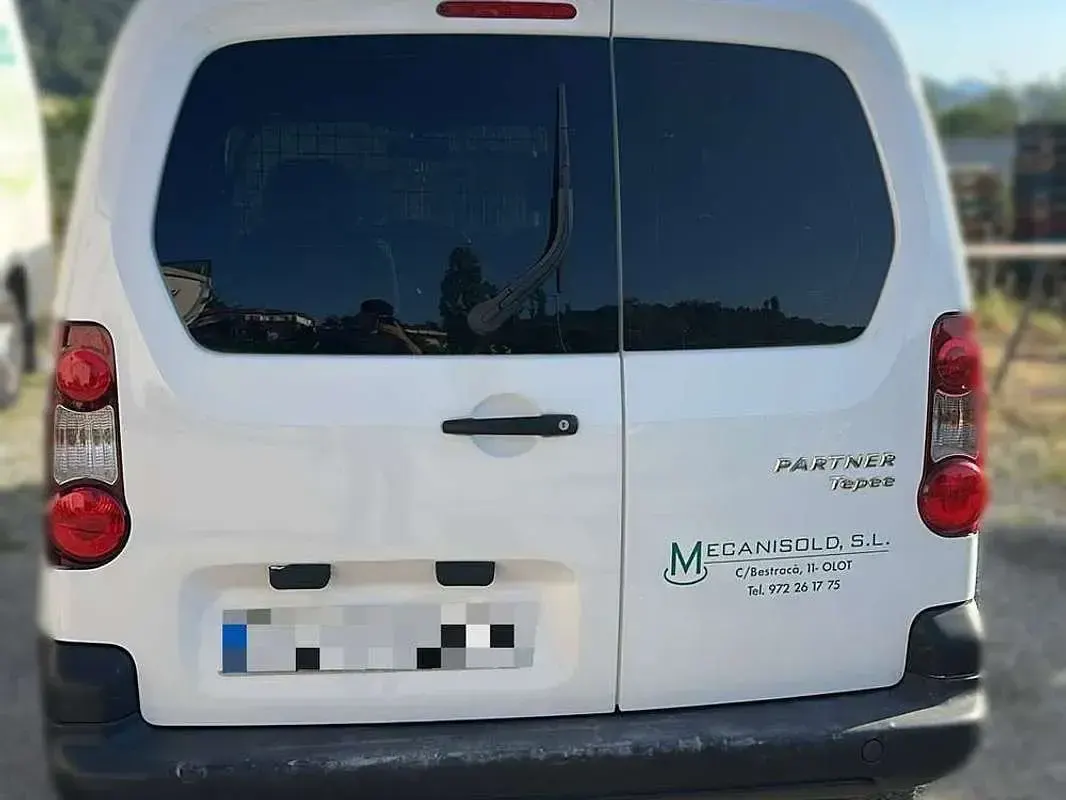 Usado Peugeot TePee Access 92 CV (67 kW) 2014 Blanco Van