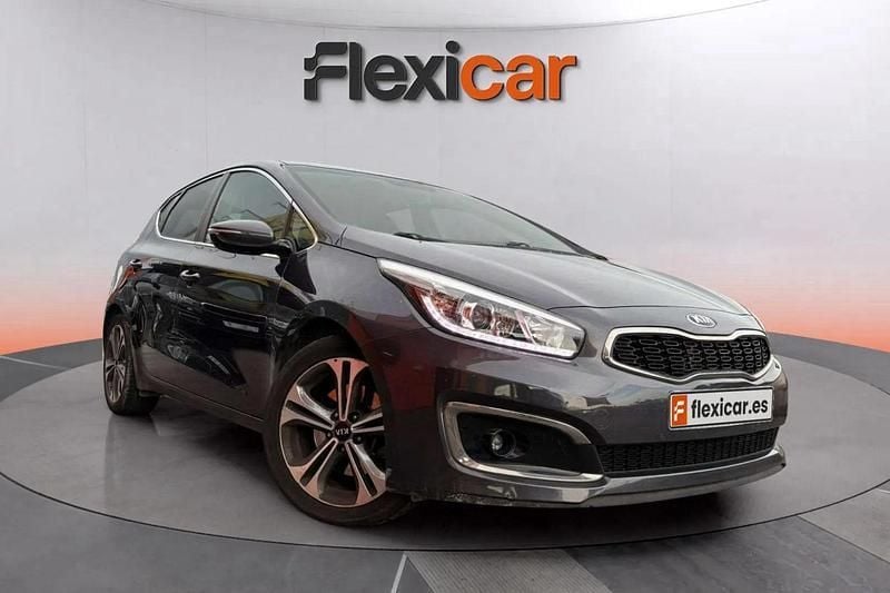 Blanco Usado 2016 Kia Ceed GT Berlina | 10.390 € (Buen precio) - Imagen 1/4