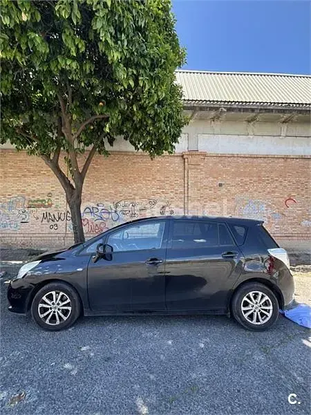 Usado Toyota Verso Active 126 CV (92 kW) 2011 Negro Monovolumen