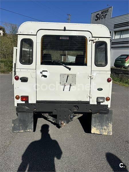 Usado Land Rover Defender 122 CV (89 kW) 2002 Blanco SUV