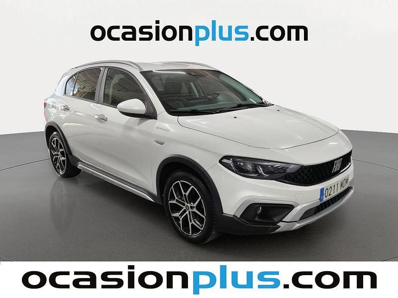 Usado Fiat Tipo Cross 130 CV (95 kW) 2023 Blanco Berlina