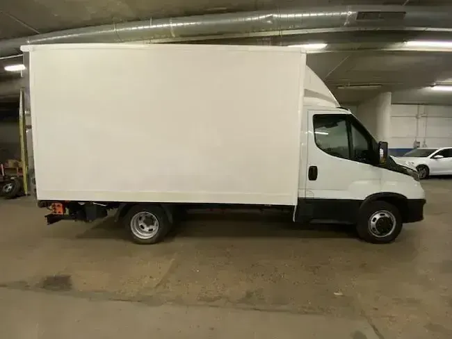 Usado Iveco Daily 160 CV (117 kW) 2023 Blanco Berlina
